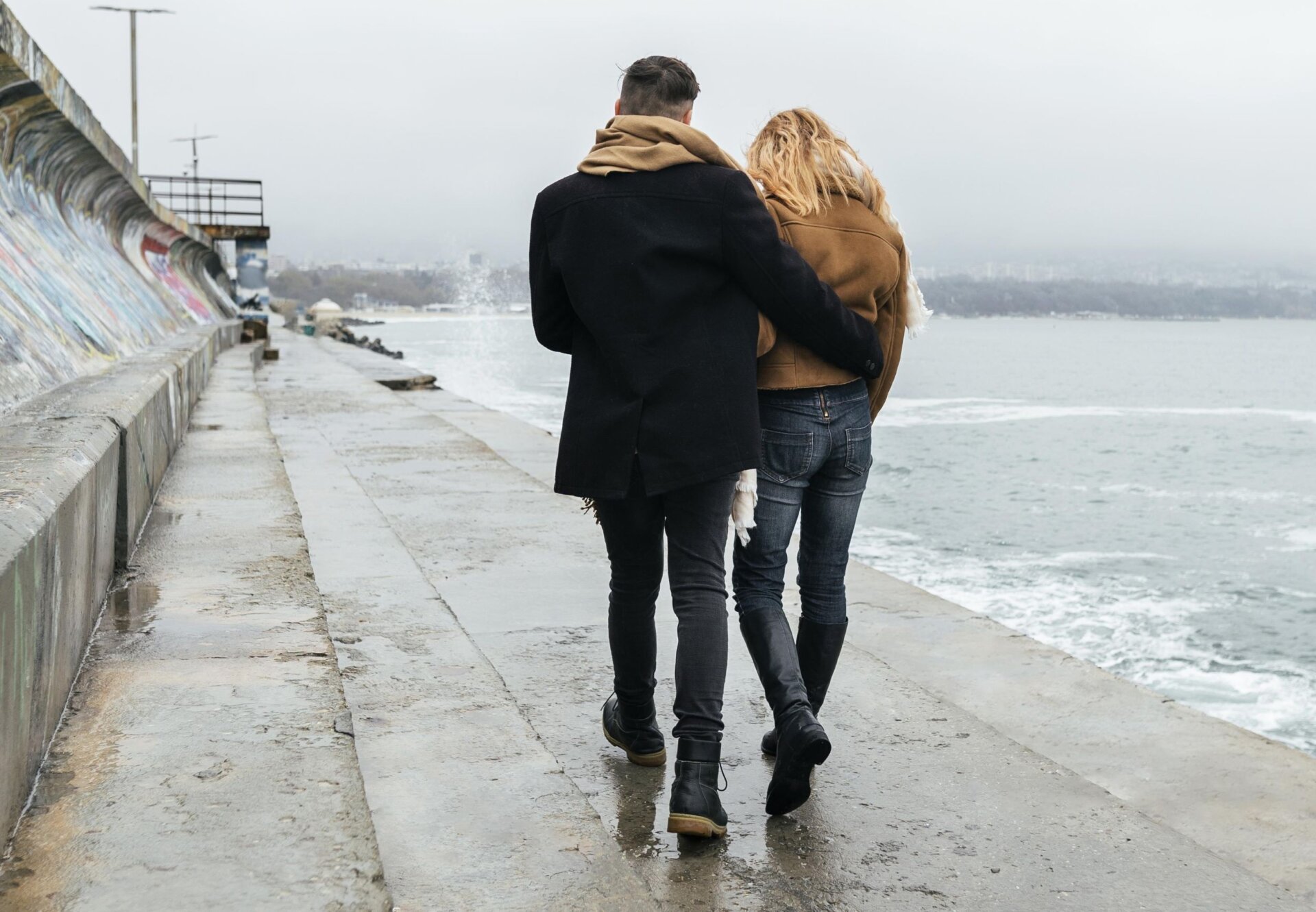 back-view-couple-by-lake-winter2