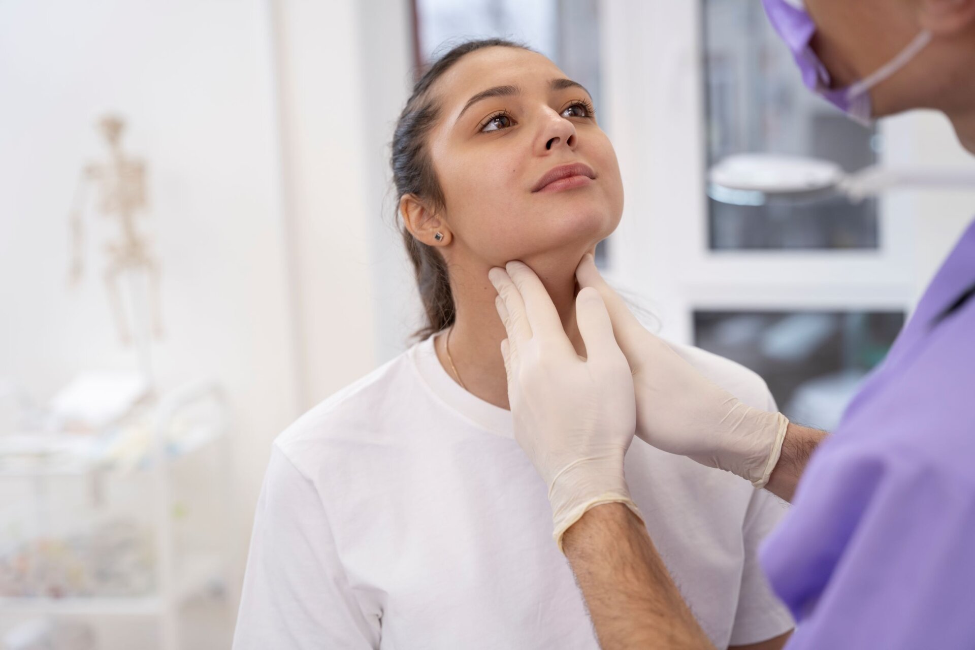 doctor-performing-routine-medical-checkup2