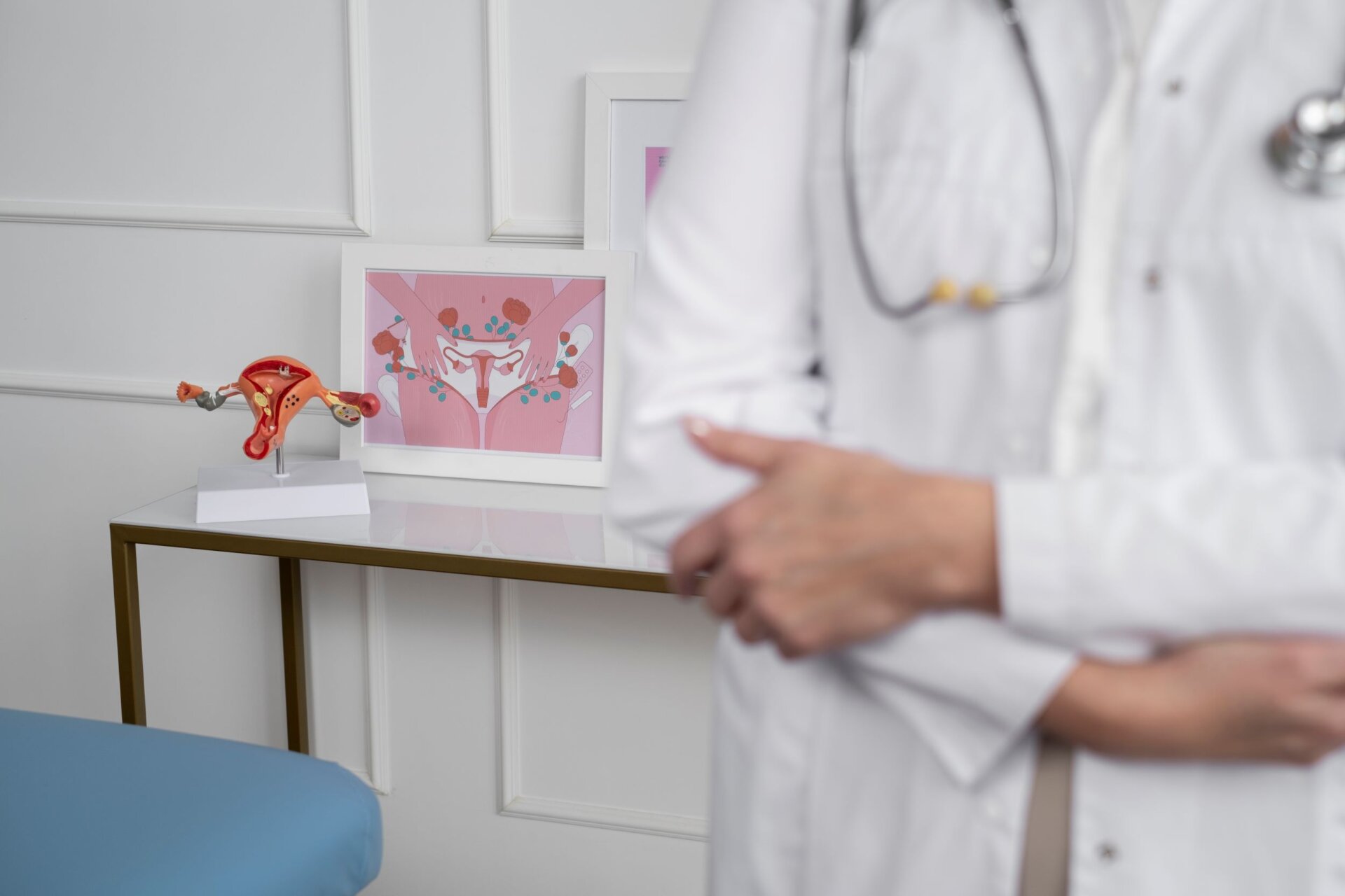 front-view-blurry-doctor-wearing-stethoscope2